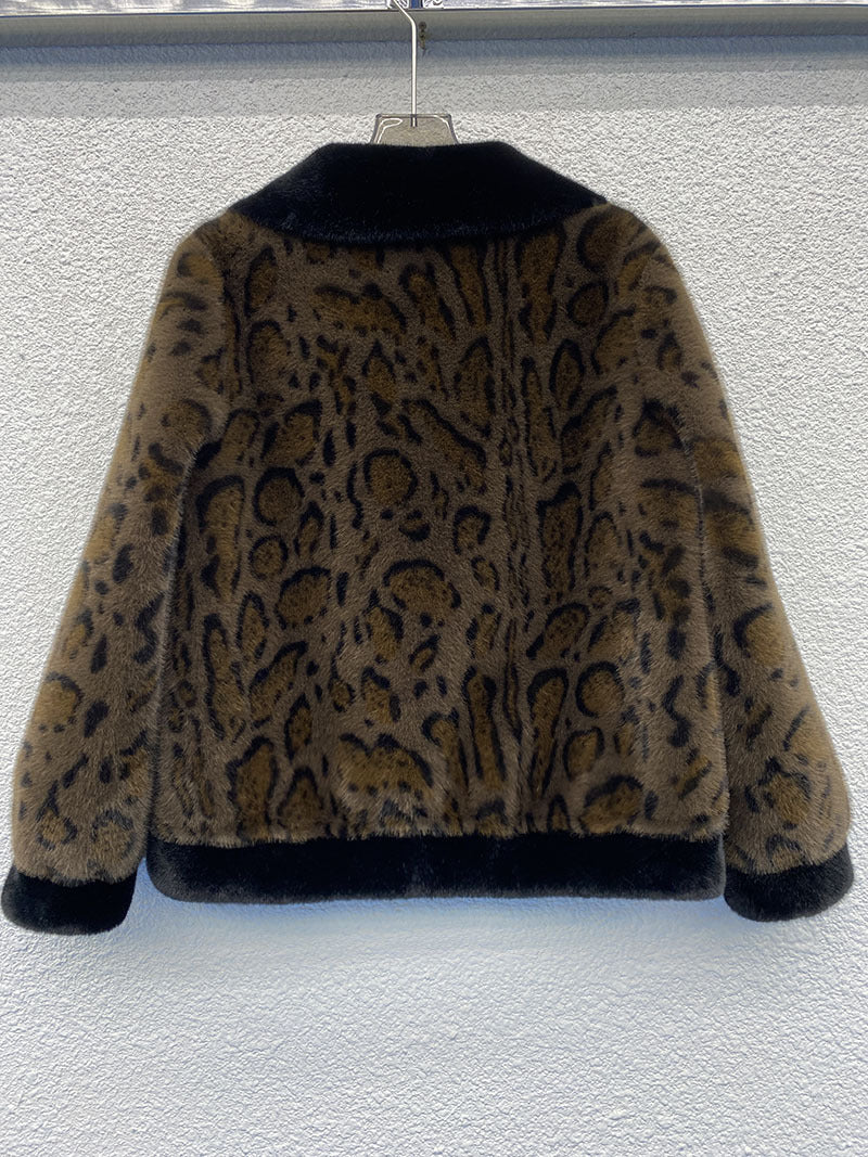 Leopard print colorblock plush coat - a fusion of retro wildness and fashionable luxury, creating an eye-catching look in multiple scenes