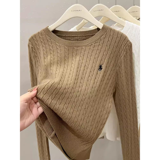 Cable-knit long-sleeved sweater top