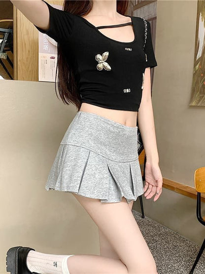 Elegant and Versatile Grey Pleated Mini Skirt: Unlock a New Fashion Posture