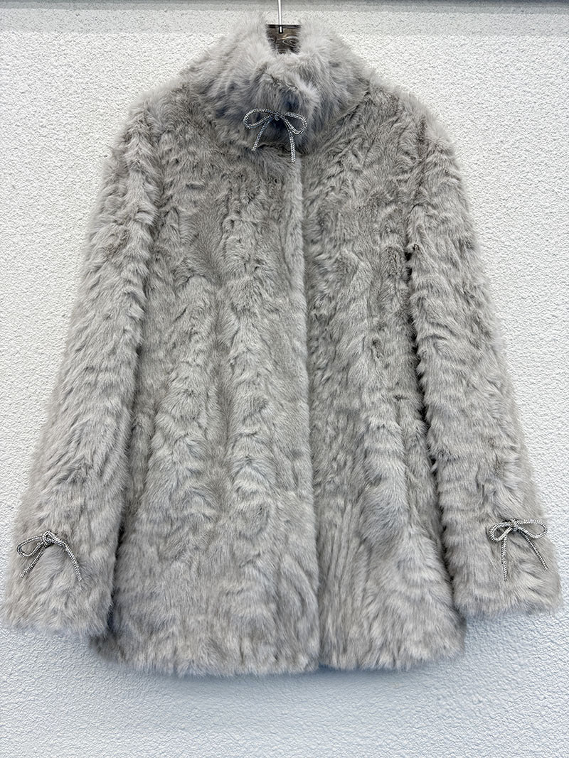 Light beige fur coat - stylish and elegant, creating a sophisticated and warm winter outfit