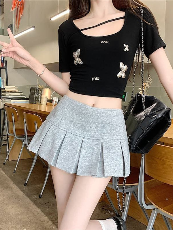 Elegant and Versatile Grey Pleated Mini Skirt: Unlock a New Fashion Posture