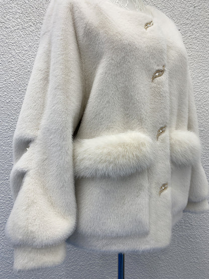 White plush embroidered coat - elegant and refined style, creating a gentle and eye-catching winter look