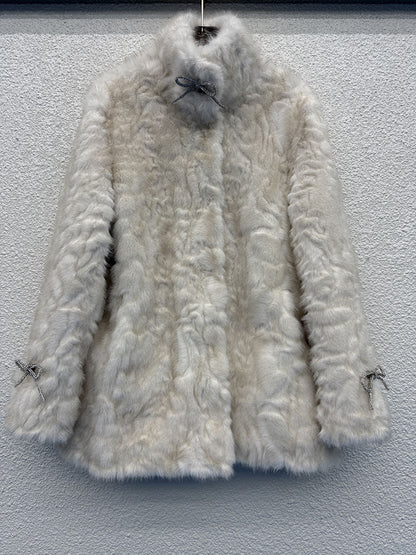 Light beige fur coat - stylish and elegant, creating a sophisticated and warm winter outfit