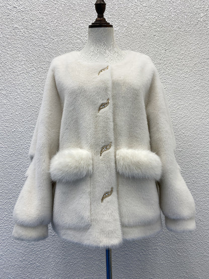 White plush embroidered coat - elegant and refined style, creating a gentle and eye-catching winter look