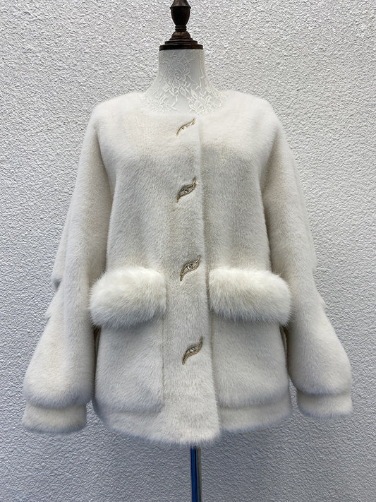 White plush embroidered coat - elegant and refined style, creating a gentle and eye-catching winter look